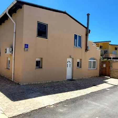 Appartamento Lara