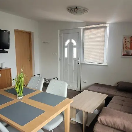 Lara Apartmán