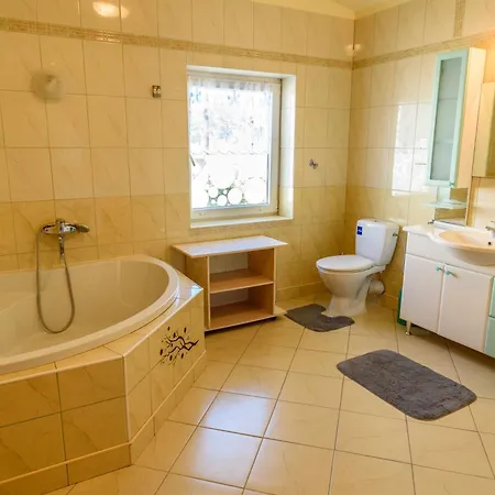 Apartment Lara Vir