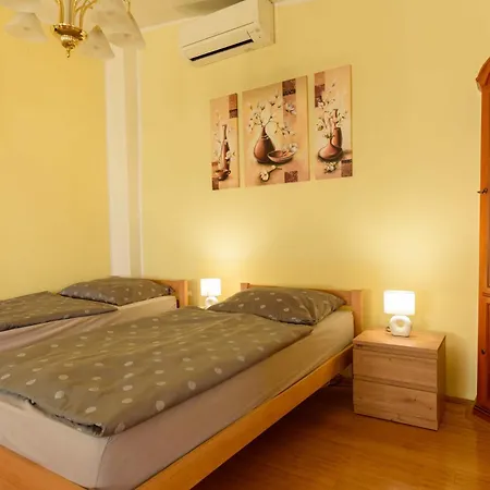 Lara Apartment
