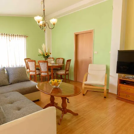 Apartment Lara