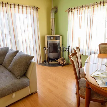 Apartment Lara Vir